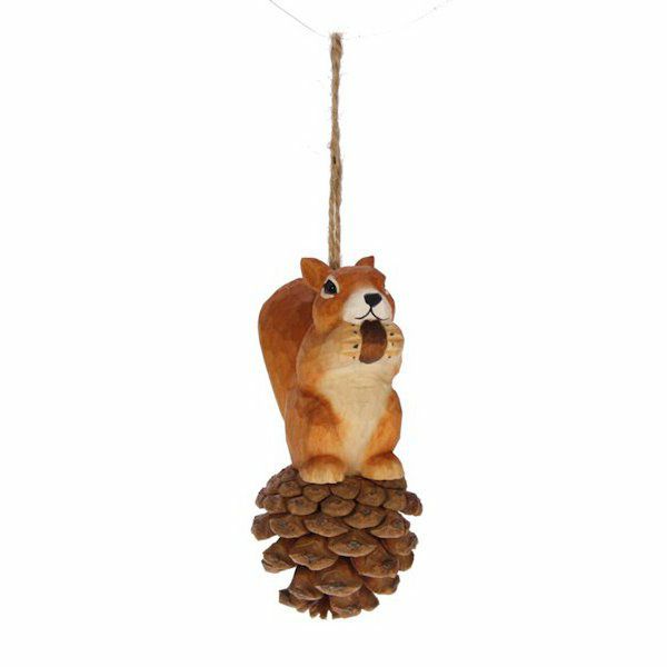  Eichhörnchen auf Tannenzapfen